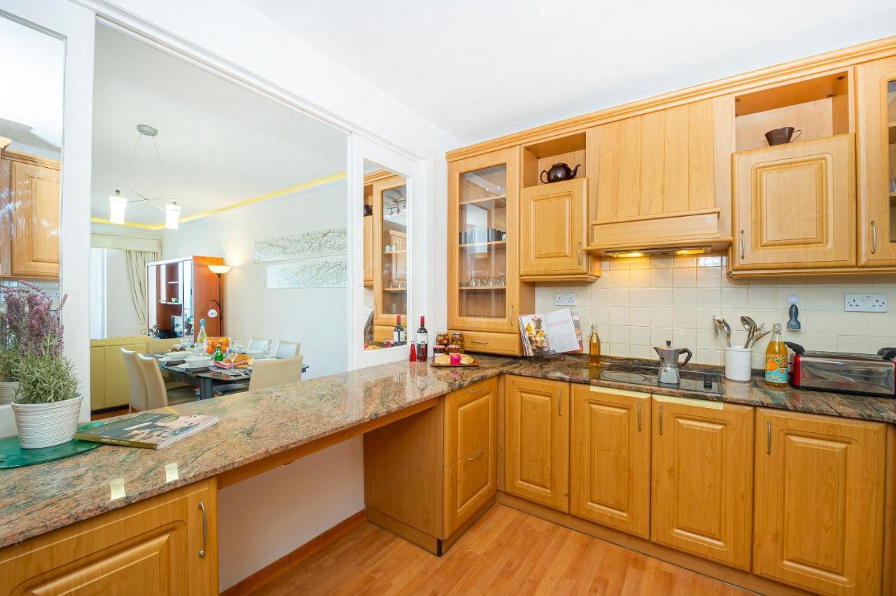 Spinola Bay Floor Seafront 3 Bedroom With Panoramic Sea Views - By Getawaysmalta *