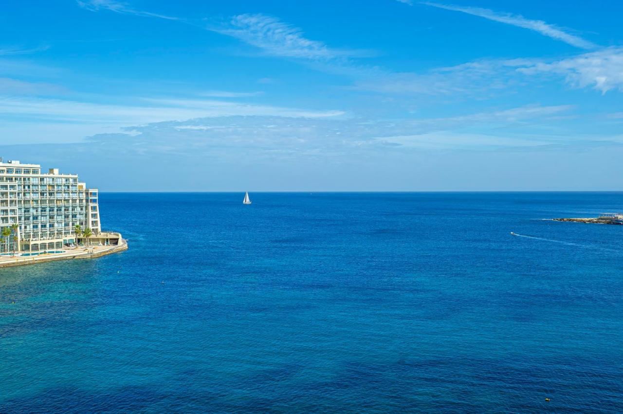 Spinola Bay Floor Seafront 3 Bedroom With Panoramic Sea Views - By Getawaysmalta