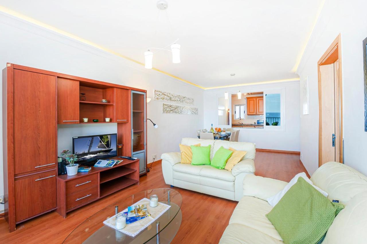 Spinola Bay Floor Seafront 3 Bedroom With Panoramic Sea Views - By Getawaysmalta * San Ġiljan