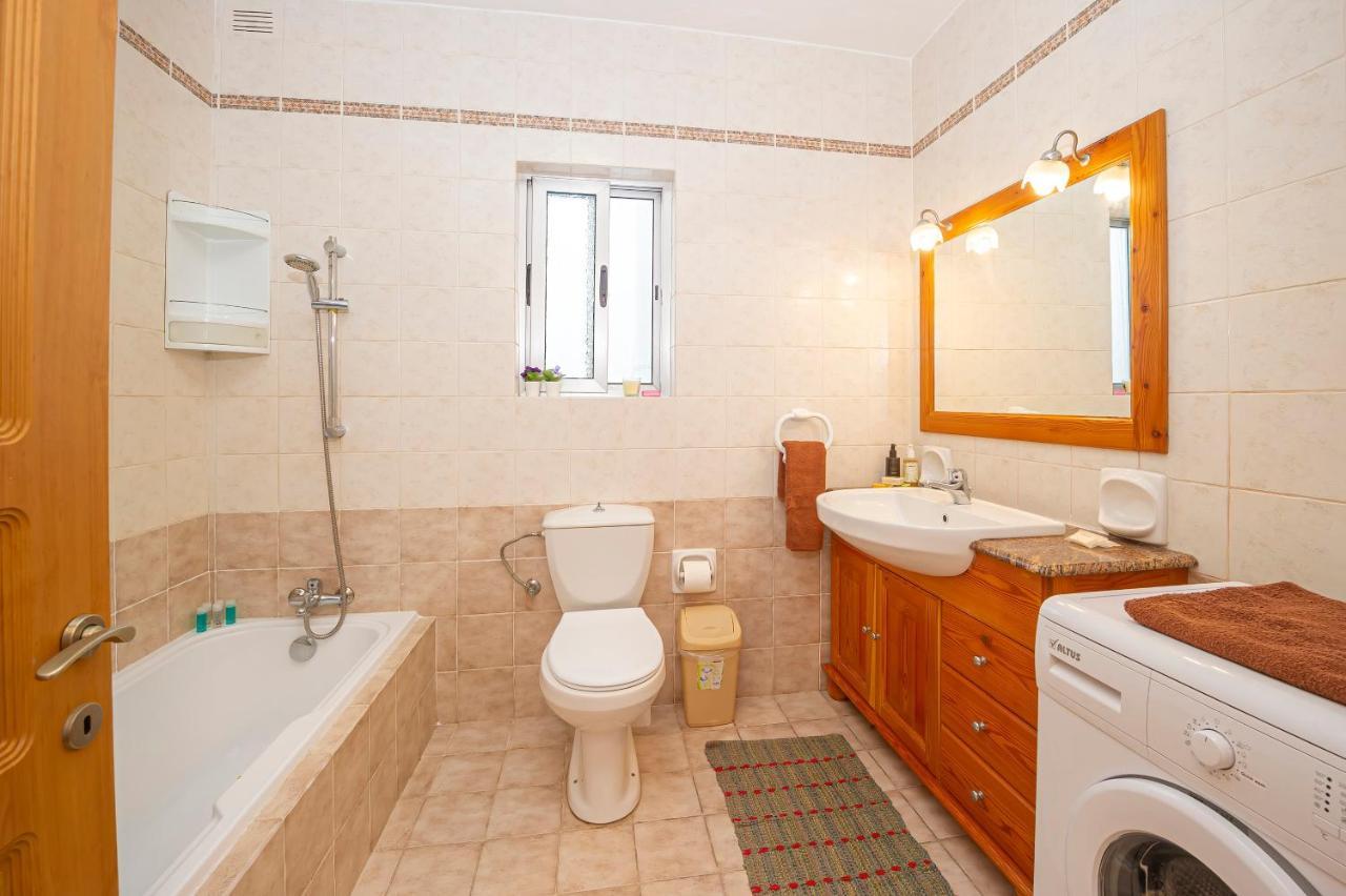 Appartement Spinola Bay Floor Seafront 3 Bedroom With Panoramic Sea Views - By Getawaysmalta
