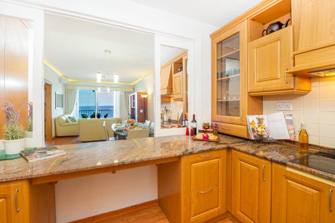Spinola Bay Floor Seafront 3 Bedroom With Panoramic Sea Views - By Getawaysmalta San Ġiljan