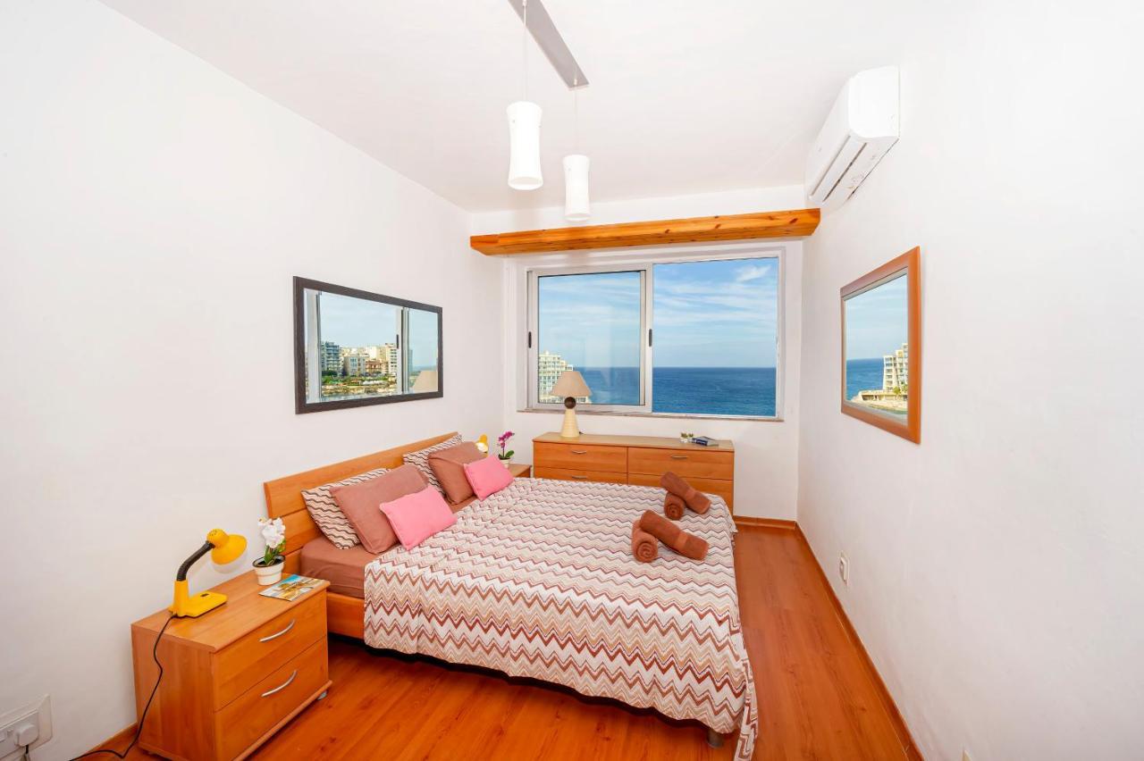 Spinola Bay Floor Seafront 3 Bedroom With Panoramic Sea Views - By Getawaysmalta San Ġiljan