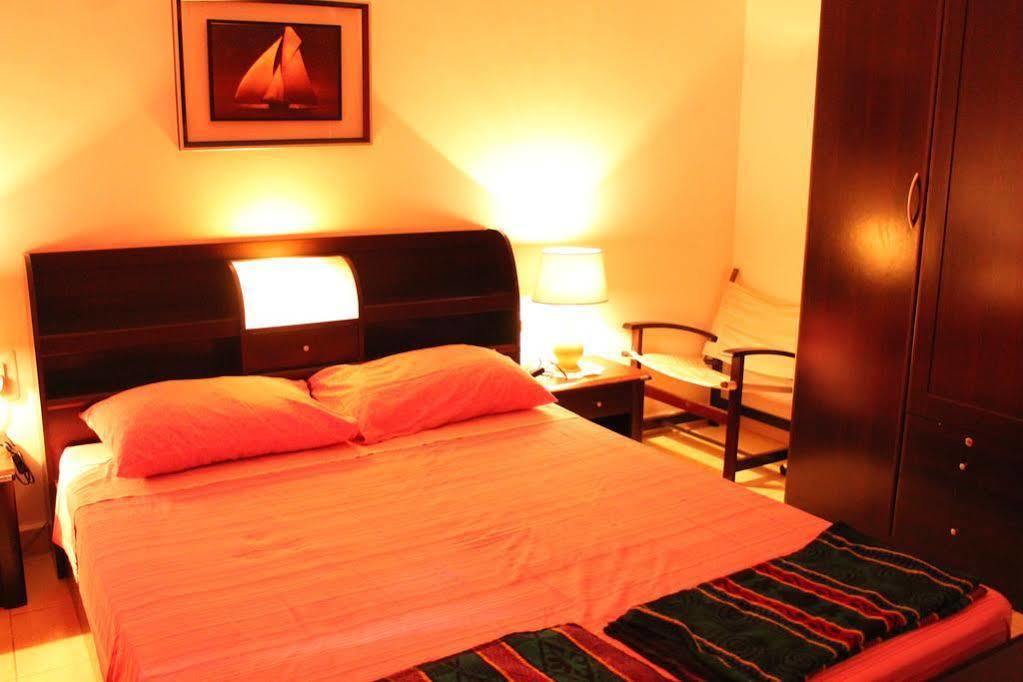 Spinola Bay Floor Seafront 3 Bedroom With Panoramic Sea Views - By Getawaysmalta * San Ġiljan