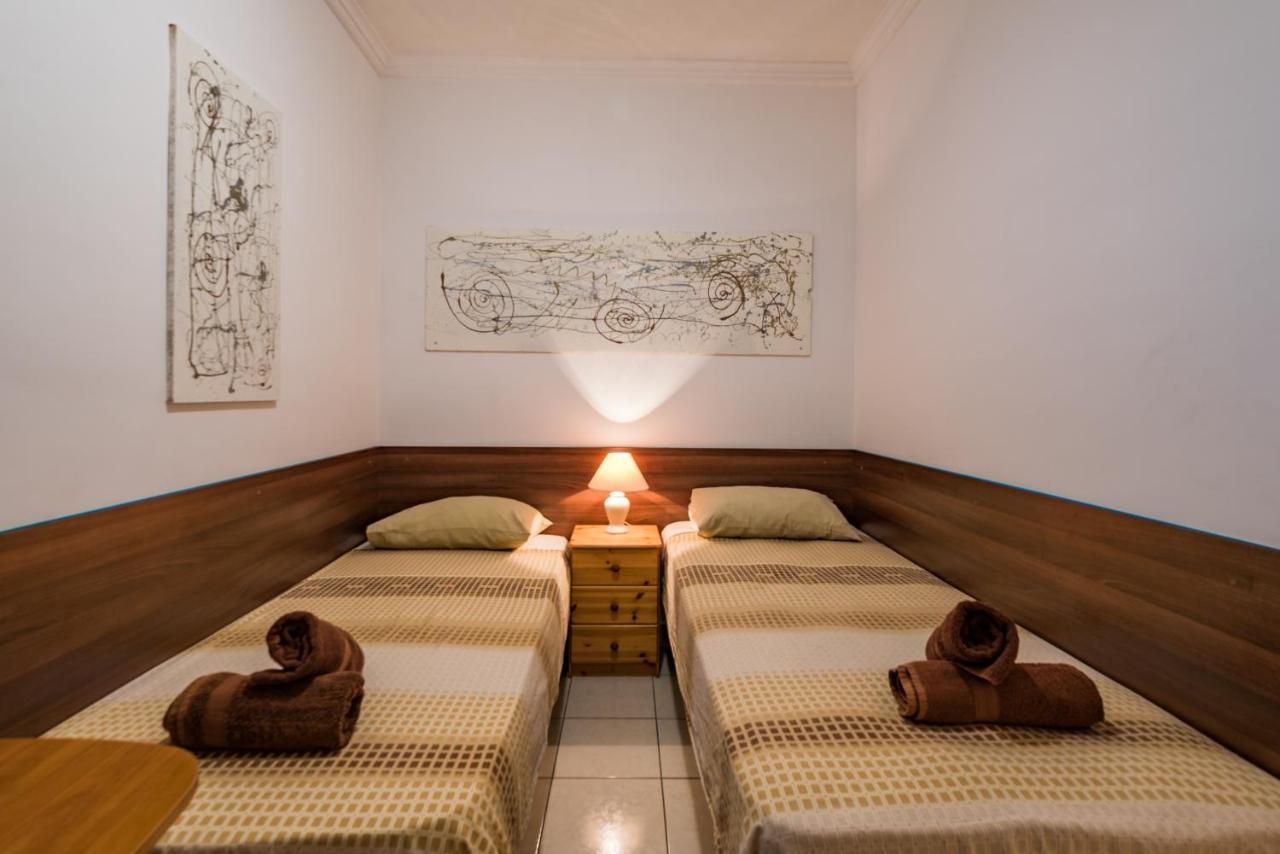 Appartement Spinola Bay Floor Seafront 3 Bedroom With Panoramic Sea Views - By Getawaysmalta