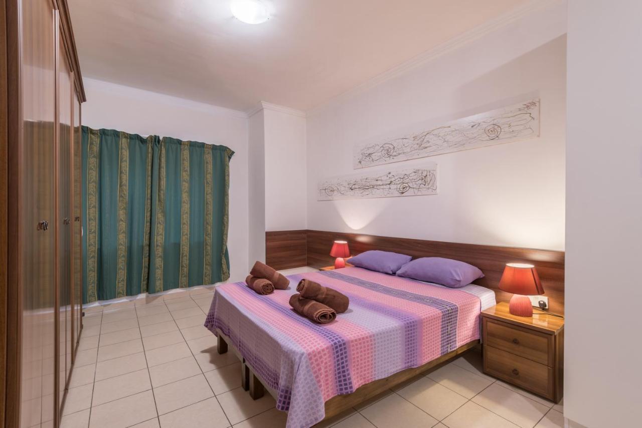 Spinola Bay Floor Seafront 3 Bedroom With Panoramic Sea Views - By Getawaysmalta St. Julian's